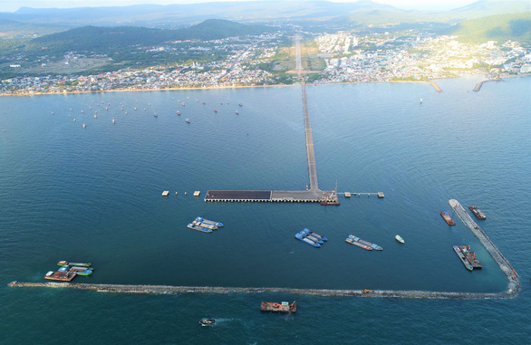 Cầu cảng là cửa ngõ giao thương giữa các nước 