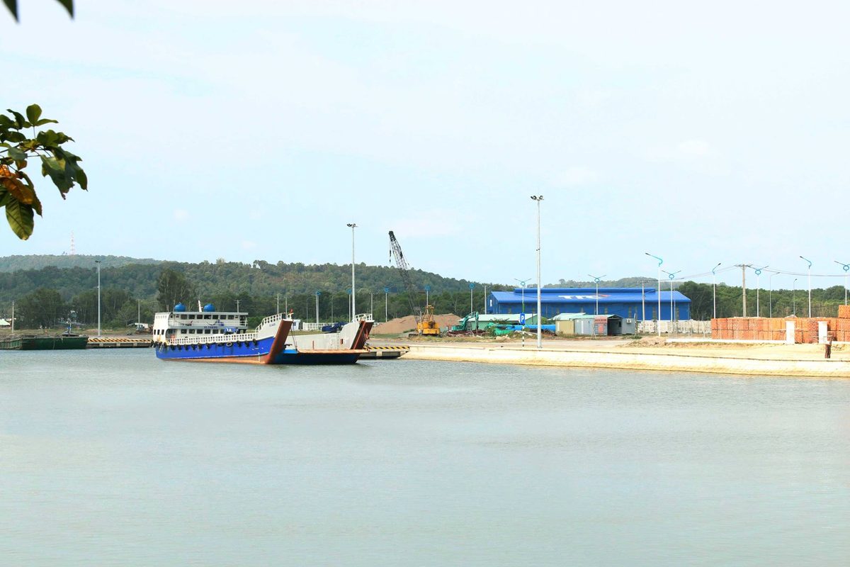 Quy trình thi công cảng Vịnh Đầm đang được thực hiện đúng tiến độ 